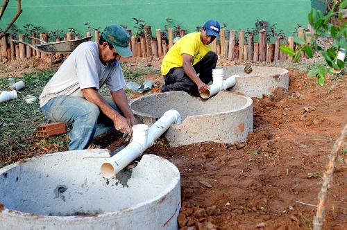 como limpar fossas sépticas