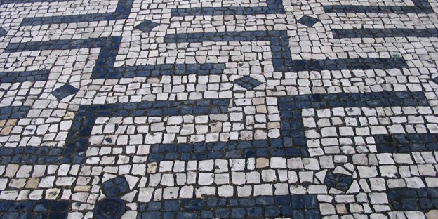 Limpeza calçada portuguesa